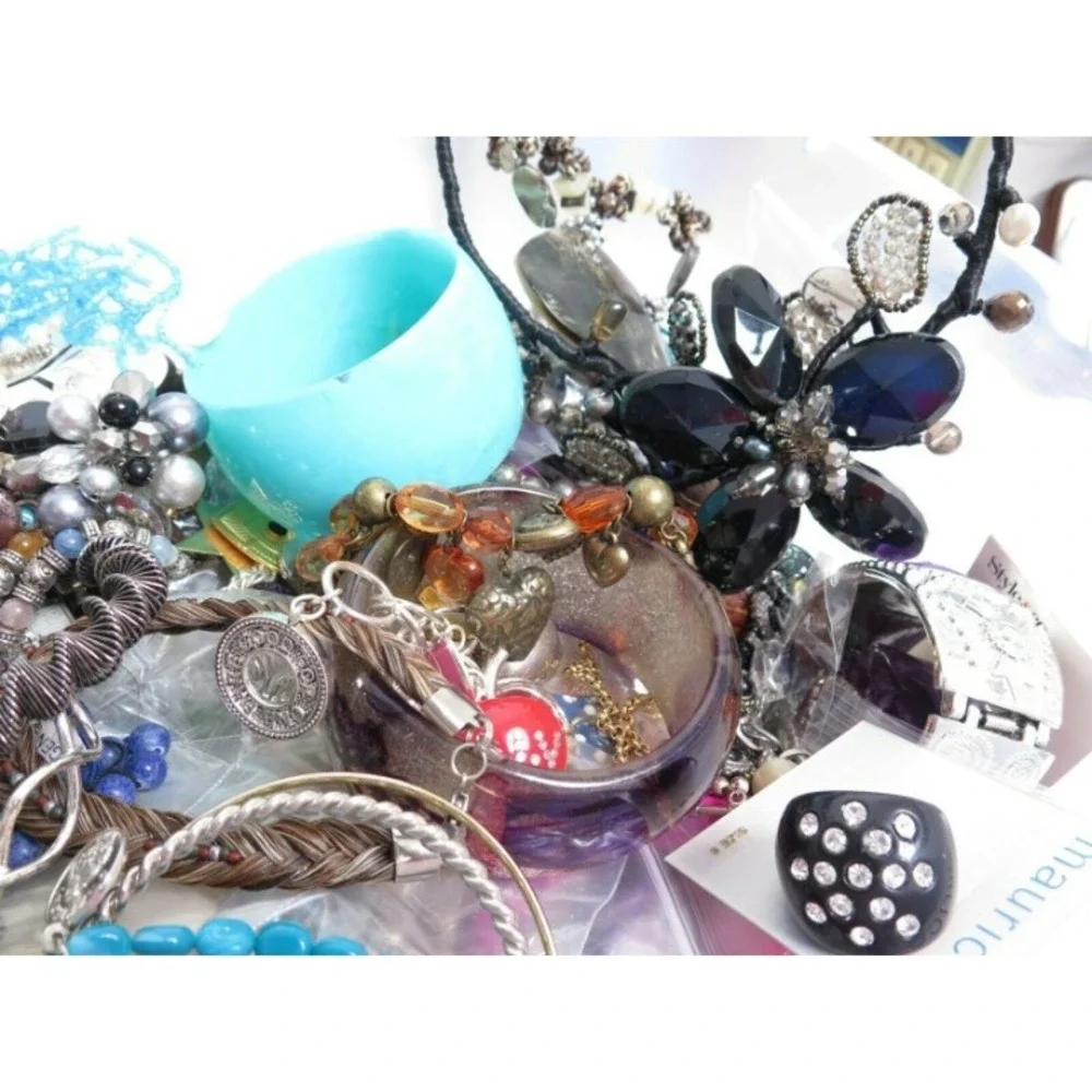 Huge 151 pc Jewelry Lot‎ 7 Pounds lbs Mixed Necklace Bracelets Pins Earrings